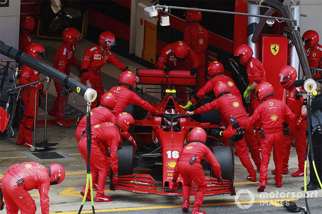 Ferrari подвела и Леклера и Феттеля в одной гонке. Работа на мостике – катастрофа - «Авто - Мото»