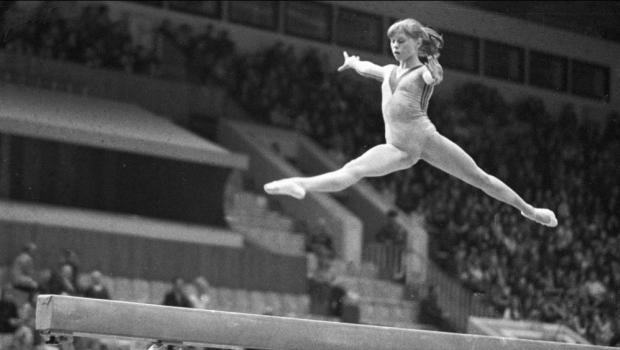 Цена мгновений. Советская гимнастка осталась парализованной, неудачно выполнив элемент - «Новости спорта»