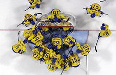 Шведским хоккеистам запретили носить одежду с символикой страны - «Хоккей»