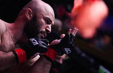 Врачи запретили Исмаилову летать на самолете после поражения от Минеева - «Бокс и ММА»