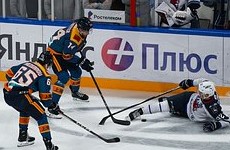 Канадец из клуба КХЛ рассказал о выставляющих русских не в лучшем свете соотечественниках - «Хоккей»