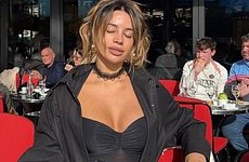 Гимнастка показала фигуру в прозрачном платье с откровенным вырезом - «Летние виды»