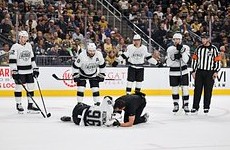 Канадец попал шайбой в лицо российскому одноклубнику в матче НХЛ - «Хоккей»