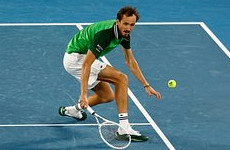 Медведев одержал волевую победу в пятисетовом полуфинале Australian Open - «Летние виды»