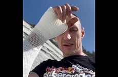 Белорусский гонщик сорвался на мотоцикле со скалы - «Летние виды»