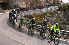 Итальянская велосипедистка упала с высоты трех метров во время гонки и попала в больницу - «Летние виды»