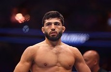 Американская авиакомпания прокомментировала снятие российского бойца MMA с рейса - «Бокс и ММА»