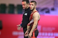 «Это первый подобный случай». Власти Хорватии выгнали из страны прилетевшего на чемпионат мира российского борца. В чем причина? - «Бокс и ММА»