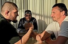 Ибрагимович одной фразой прокомментировал фото с Нурмагомедовым - «Бокс и ММА»